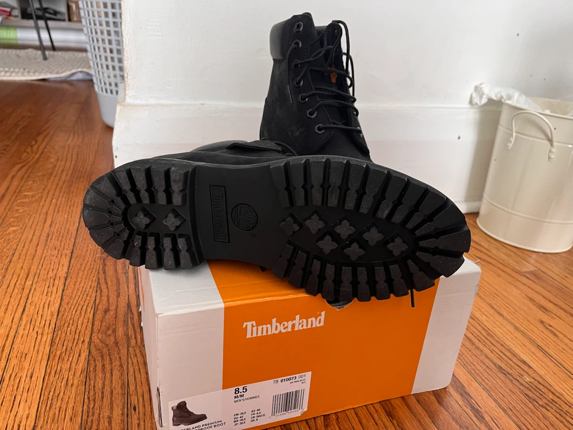 Black Timberland 6 Inch Boots - Size 8.5 - photo 3
