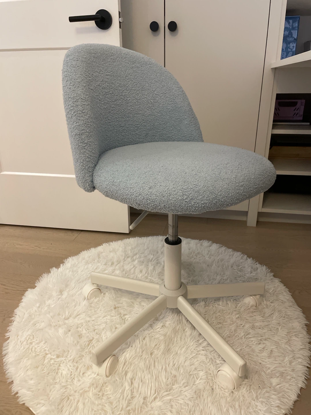 Light Blue Boucle Swivel Office Chair - photo 2
