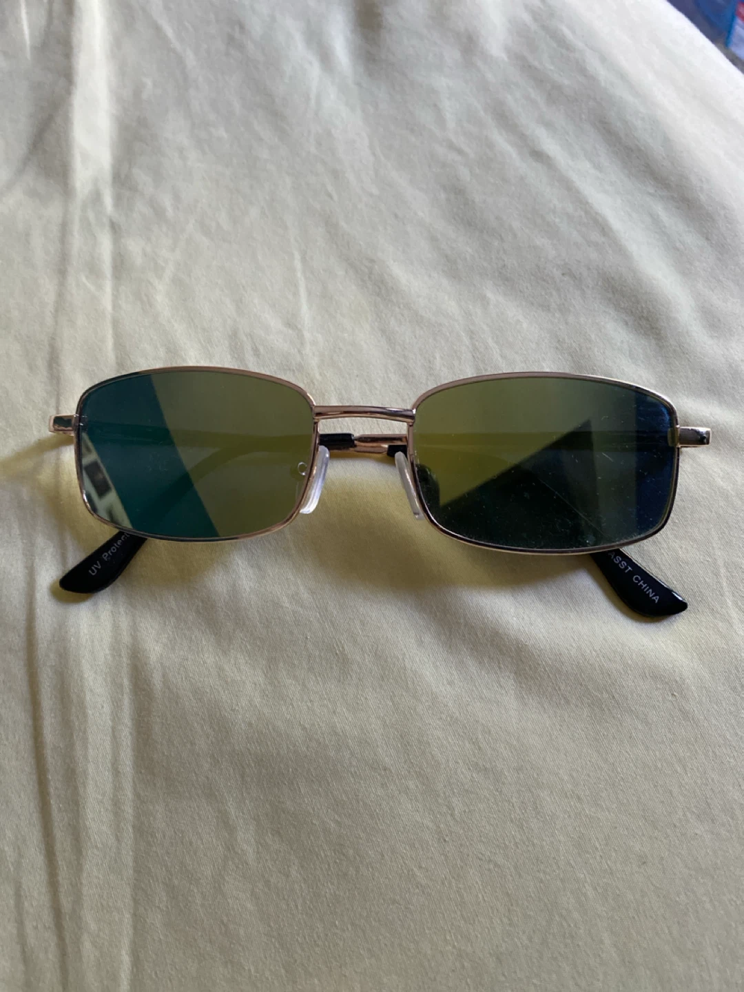 Rectangular Sunglasses with UV Protection