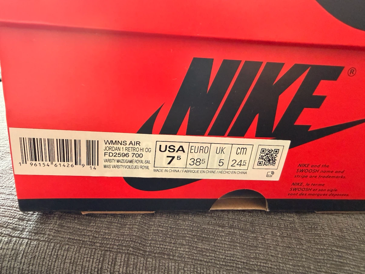 Women’s Nike Air Jordan 1 Retro High OG - photo 2