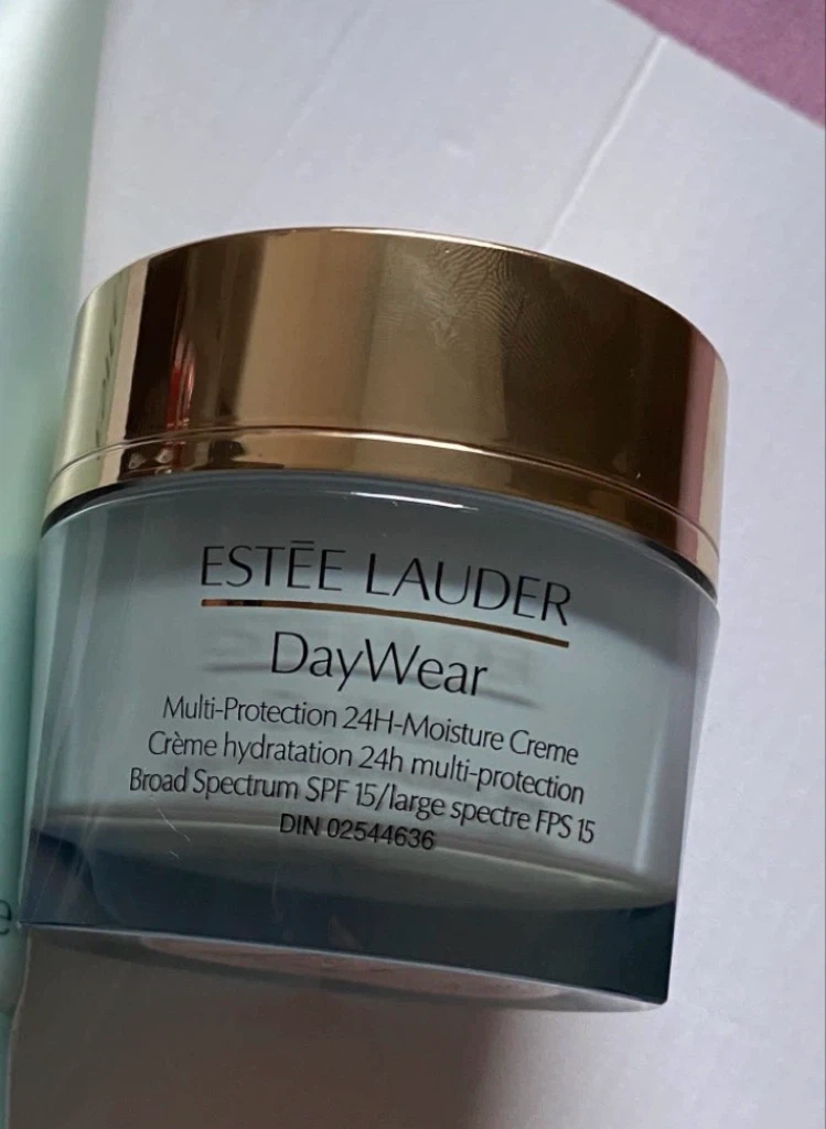 Estée Lauder DayWear Multi-Protection 24H Moisture Creme SPF 15