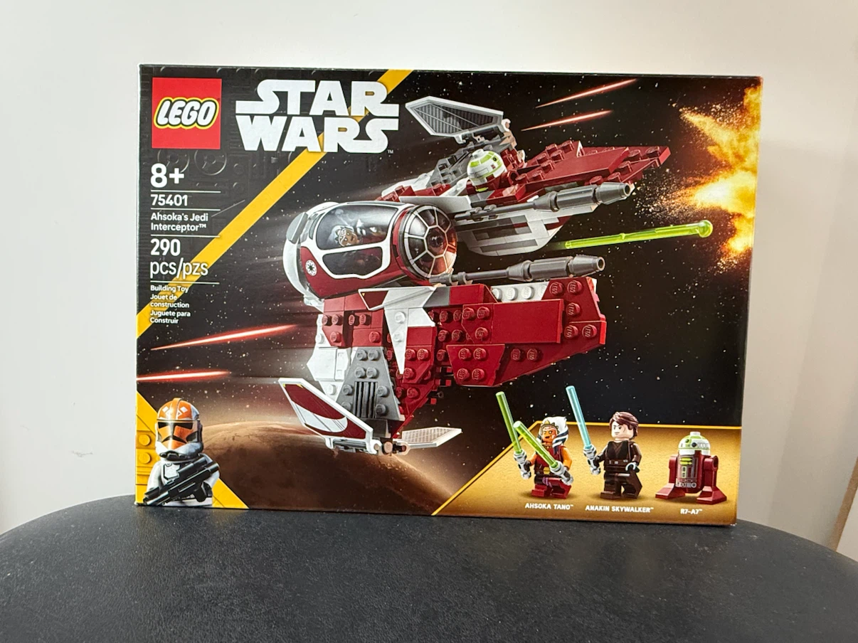LEGO Star Wars Ahsoka's Jedi Interceptor 75401