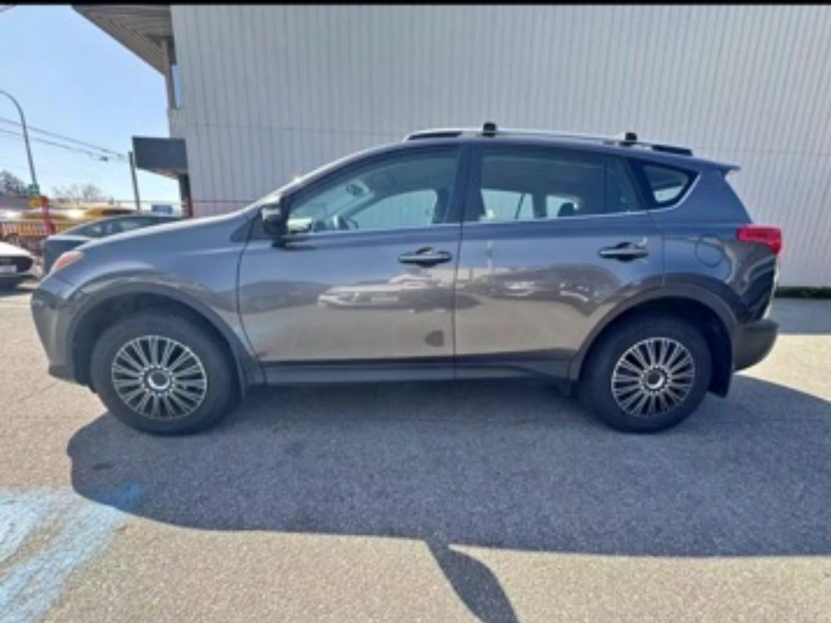 Toyota RAV4 LE
