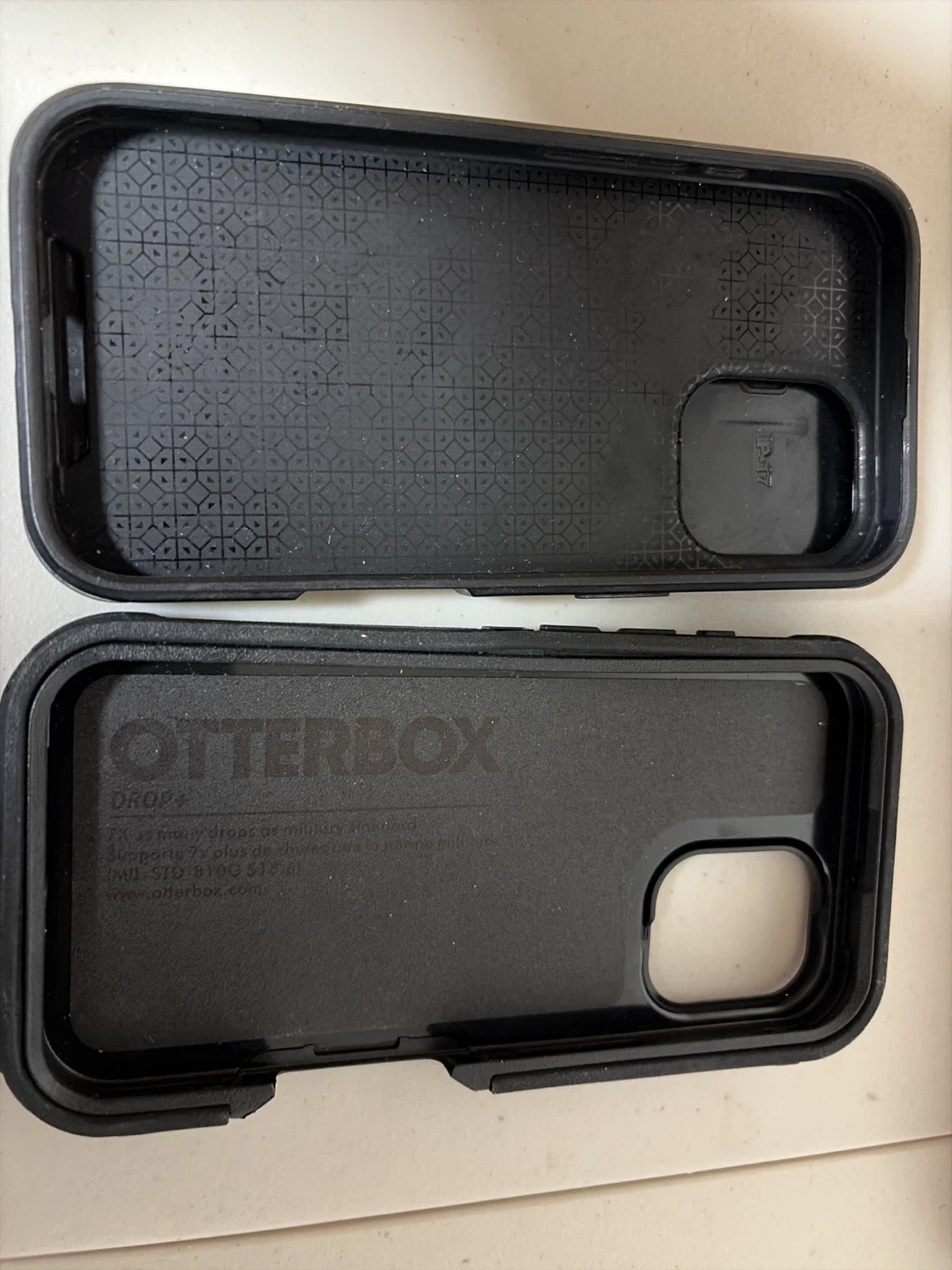 Otterbox iPhone 16 case and another - photo 3