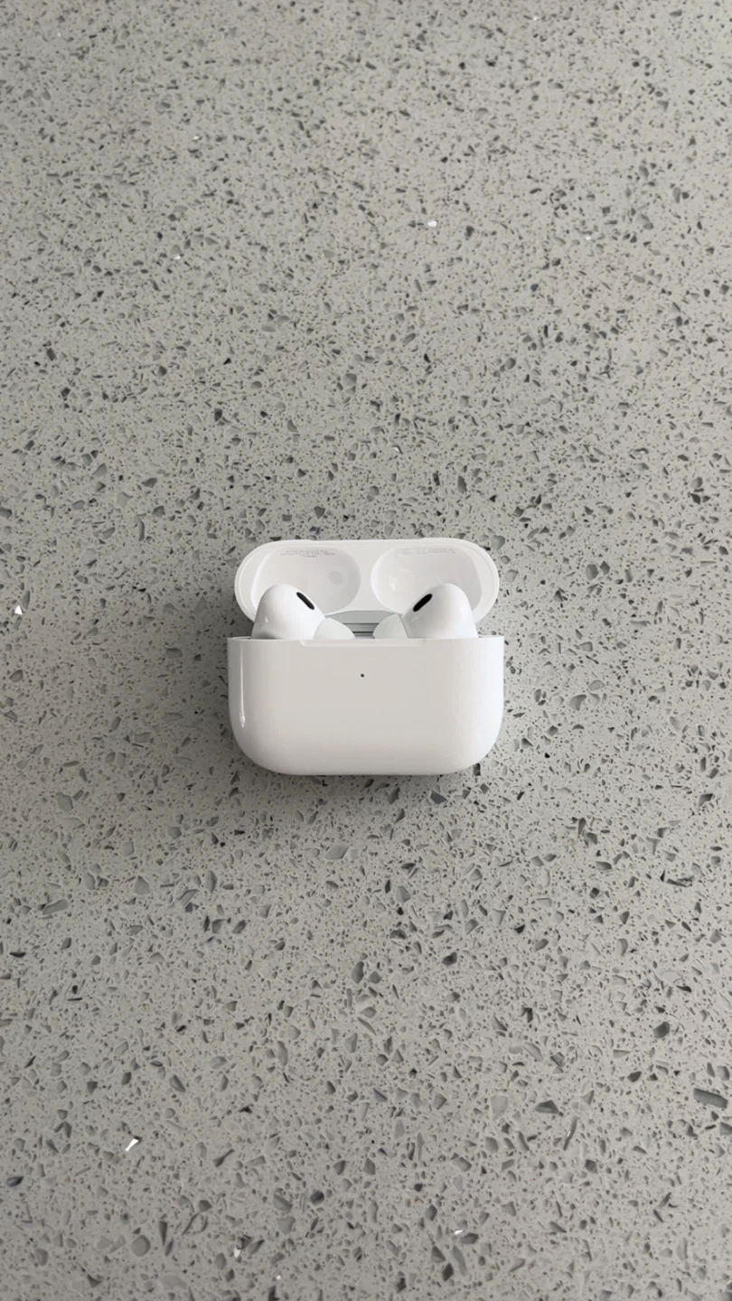 Apple AirPods Pro (2nd Gen) usb c - photo 2