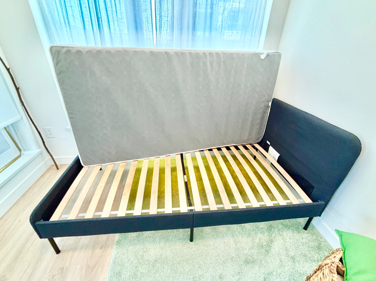 SINGLE / BED FRAME
