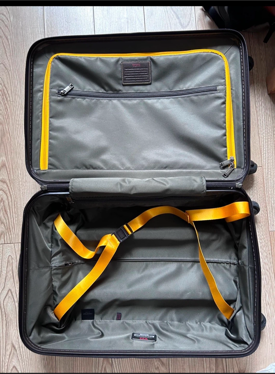 Tumi Black Hardside Carry-On Luggage - photo 4