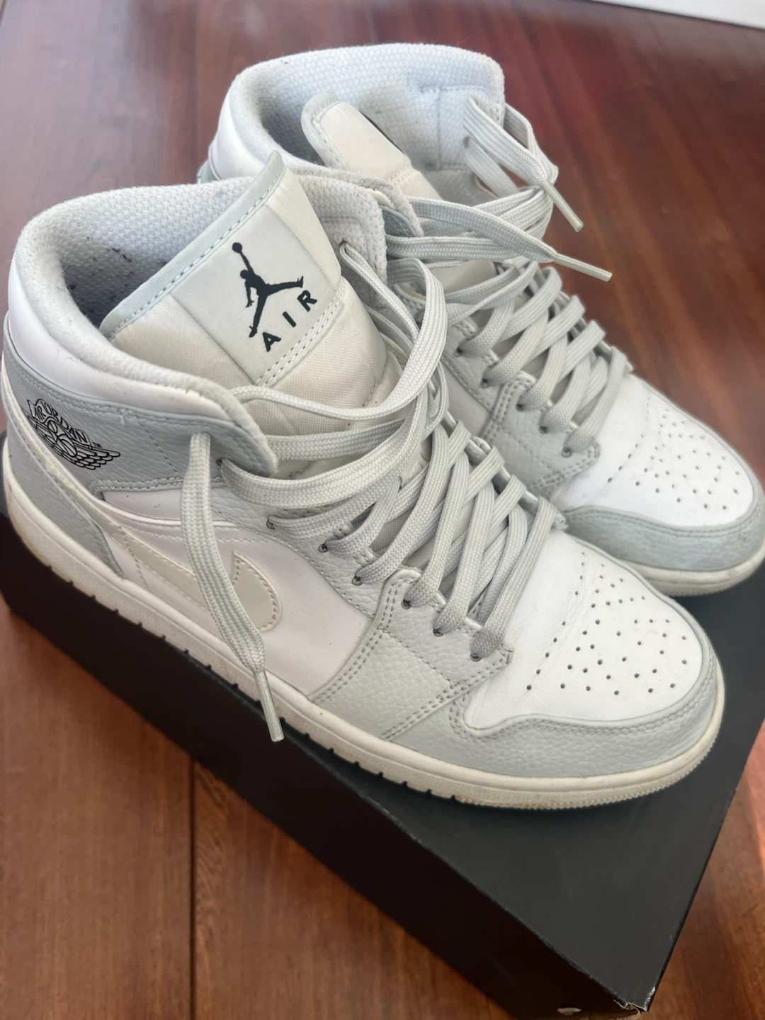 Air Jordan 1 Mid Sneakers