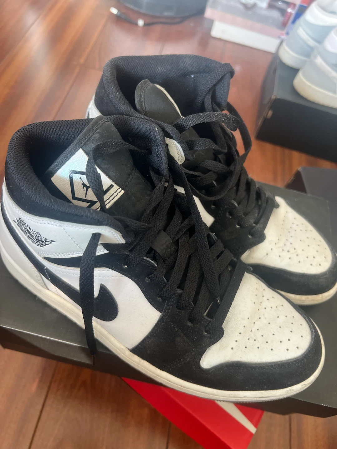 Air Jordan 1 Mid Black White Sneakers