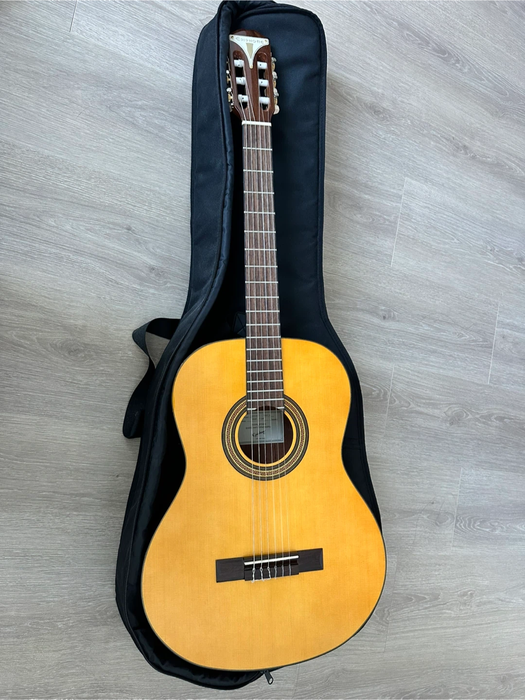 Epiphone Classical E1 Acoustic Guitar with Gig Bag - photo 2
