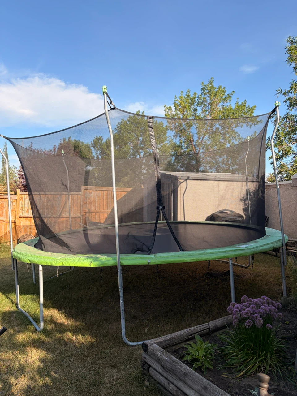 Trampoline with Safety Net