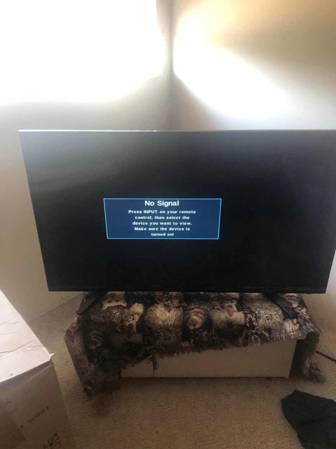 TV with remote - photo 2
