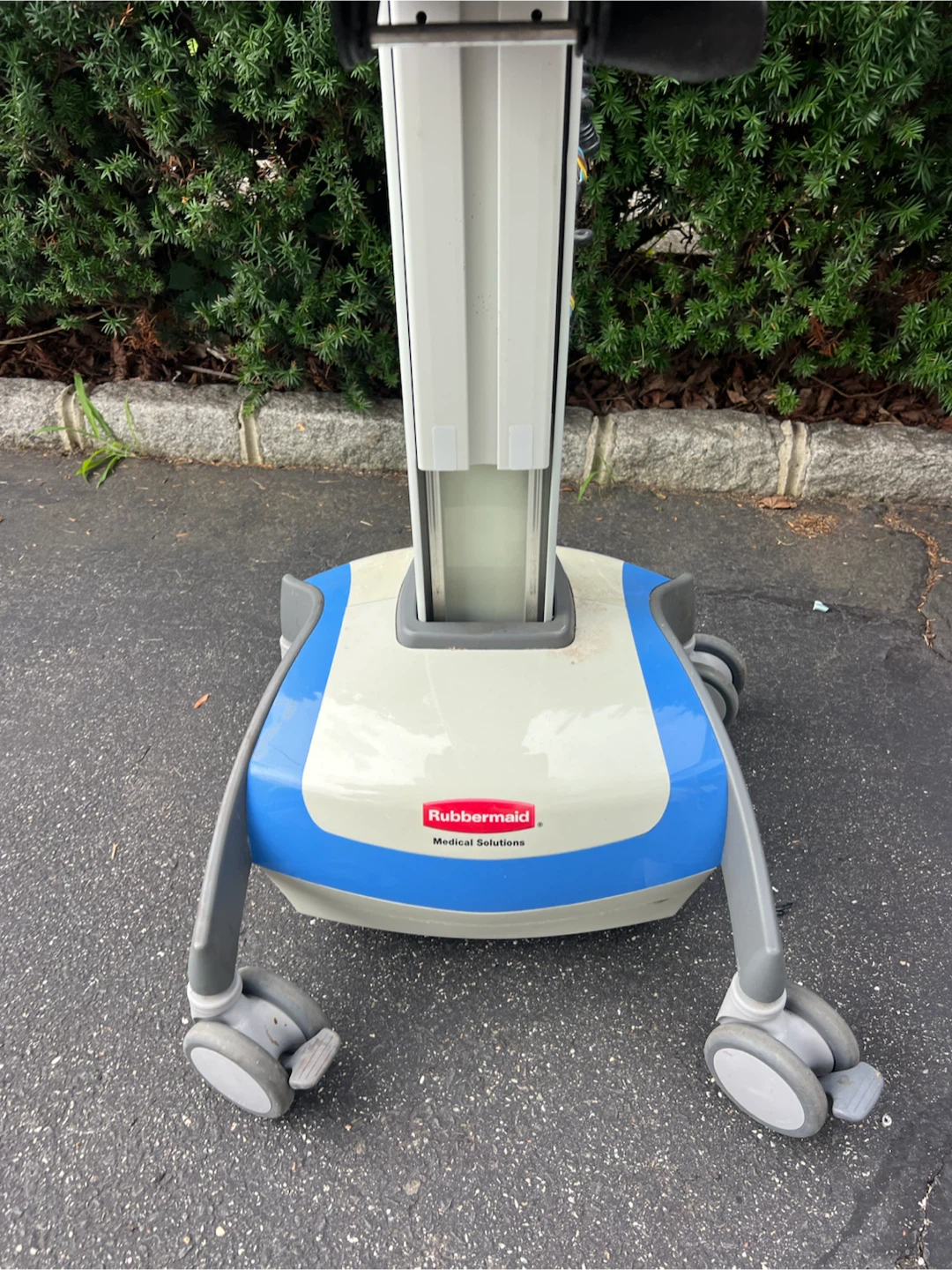 Rubbermaid Medical Solutions Rolling Cart - photo 4