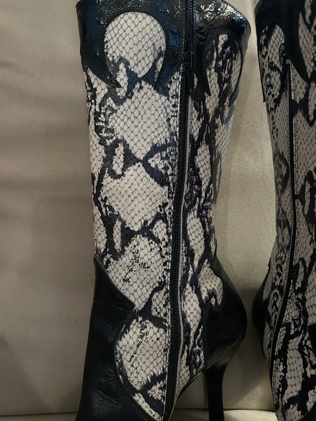 Bebe Black & White Faux Snakeskin Elegant Cowboy Boots - photo 5