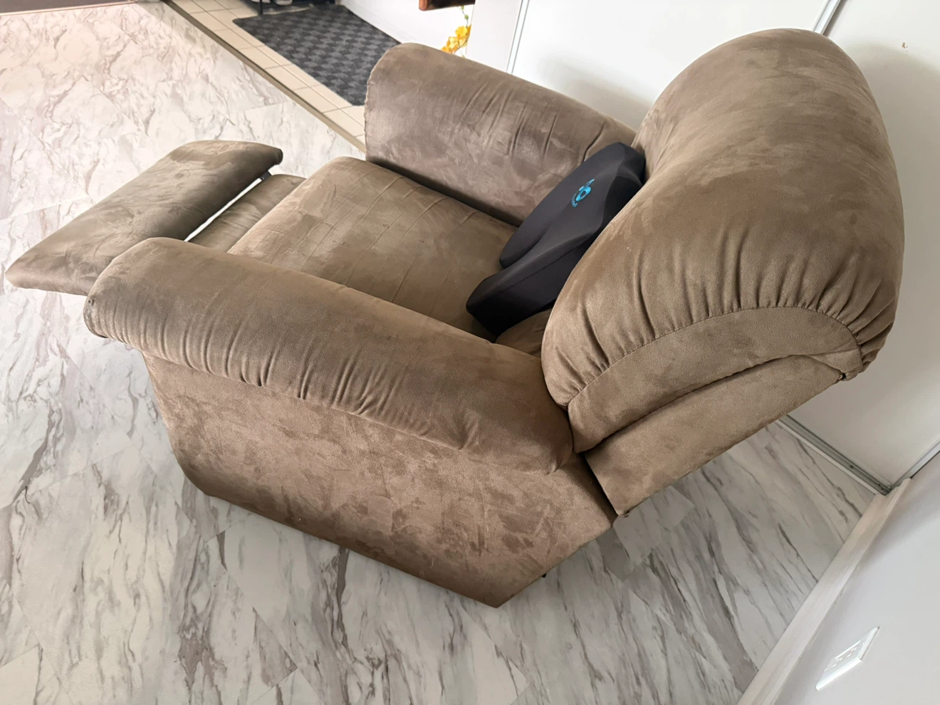 Brown Recliner Chair - photo 3