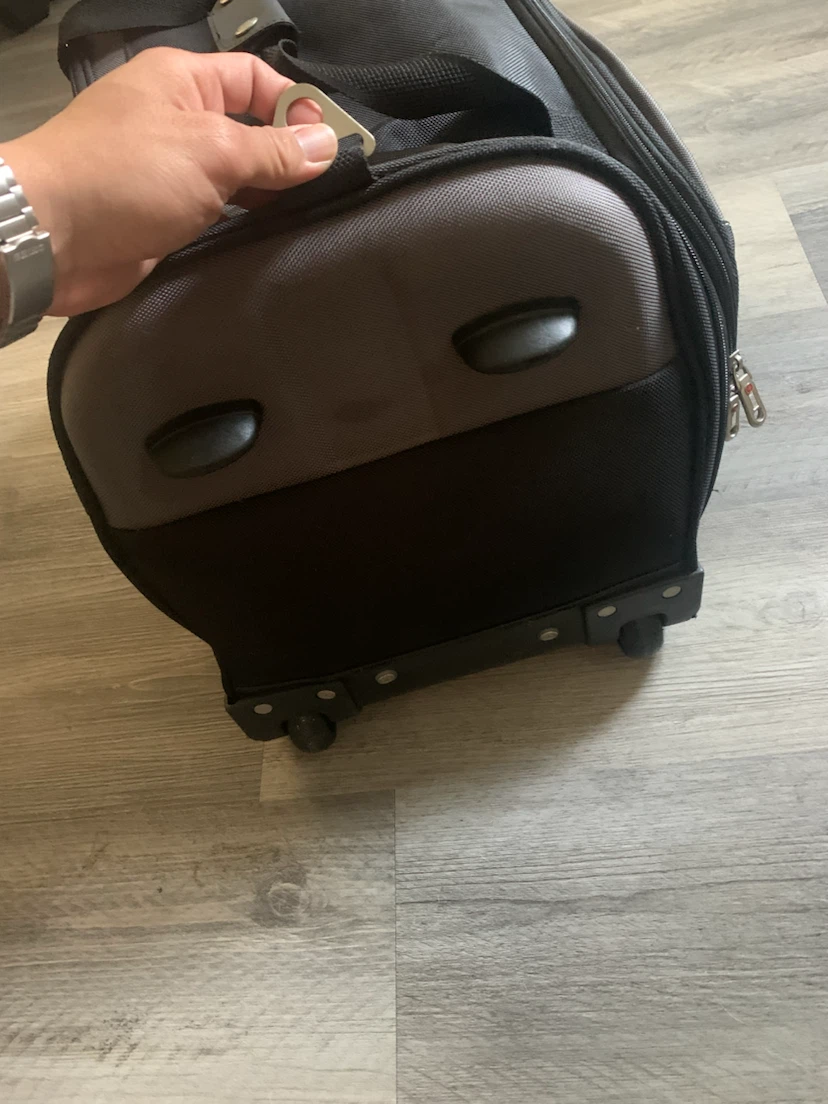 Swiss Gear Rolling Duffel Bag - photo 4