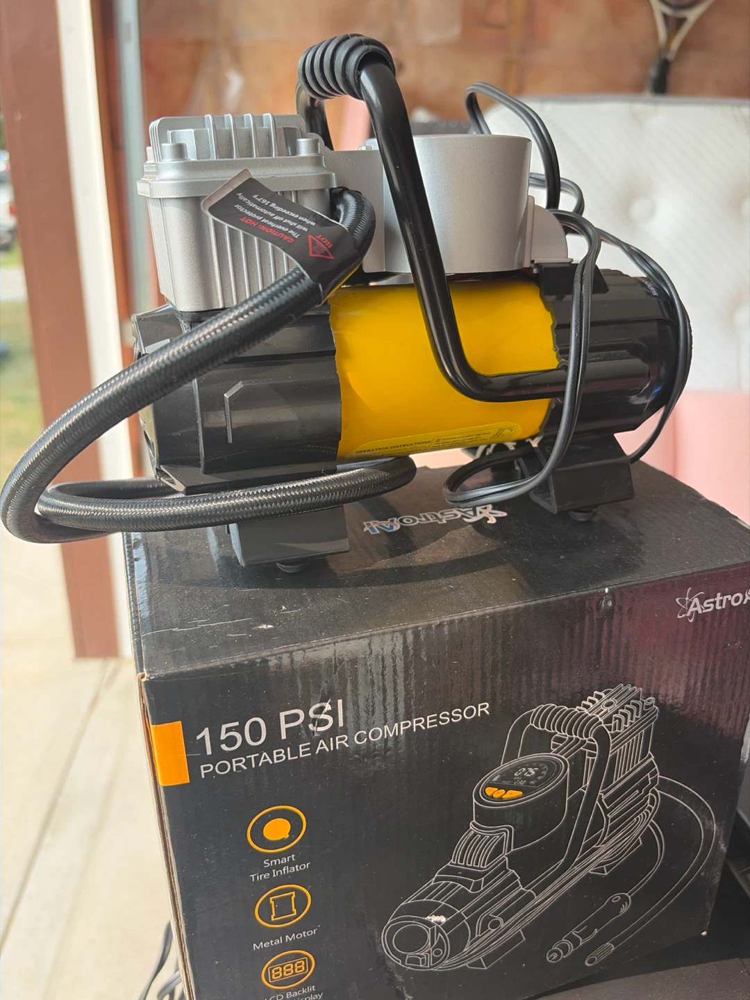 AstroAI 150 PSI Portable Air Compressor - photo 2