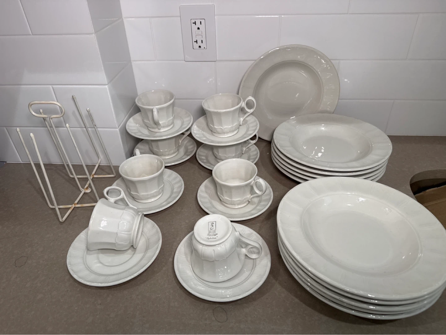 Red Cliff Ironstone Sydenham Fine China Tea Cups and Saucers Set