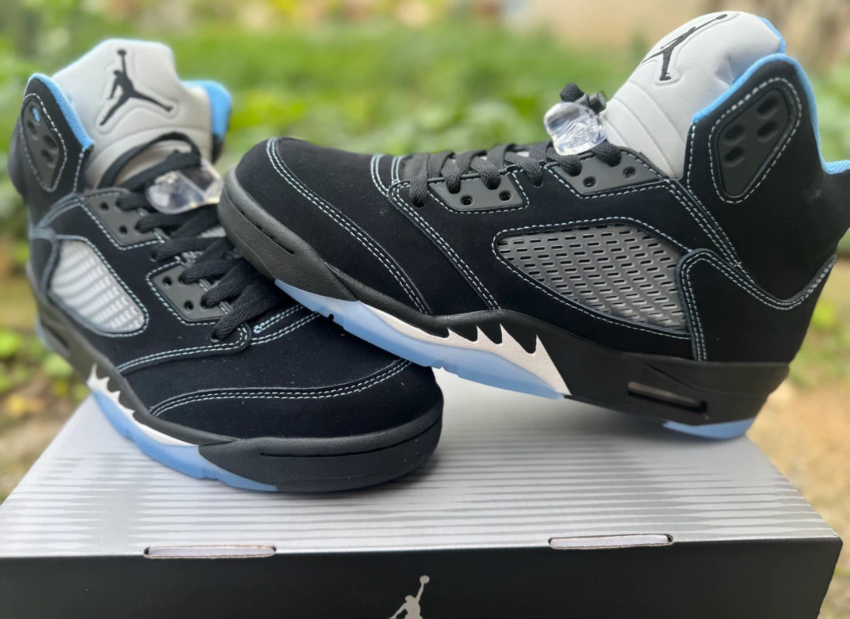 Air Jordan 5 Retro 'University Blue'