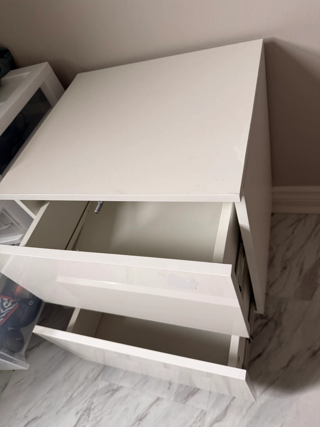 White 2-Drawer Nightstand