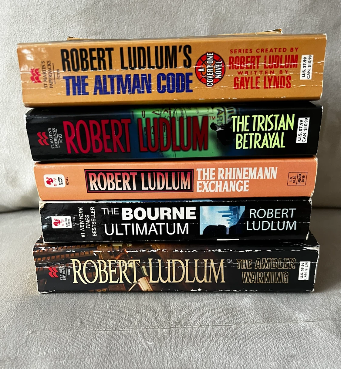 Robert Ludlum Books - 5 Thriller Novels