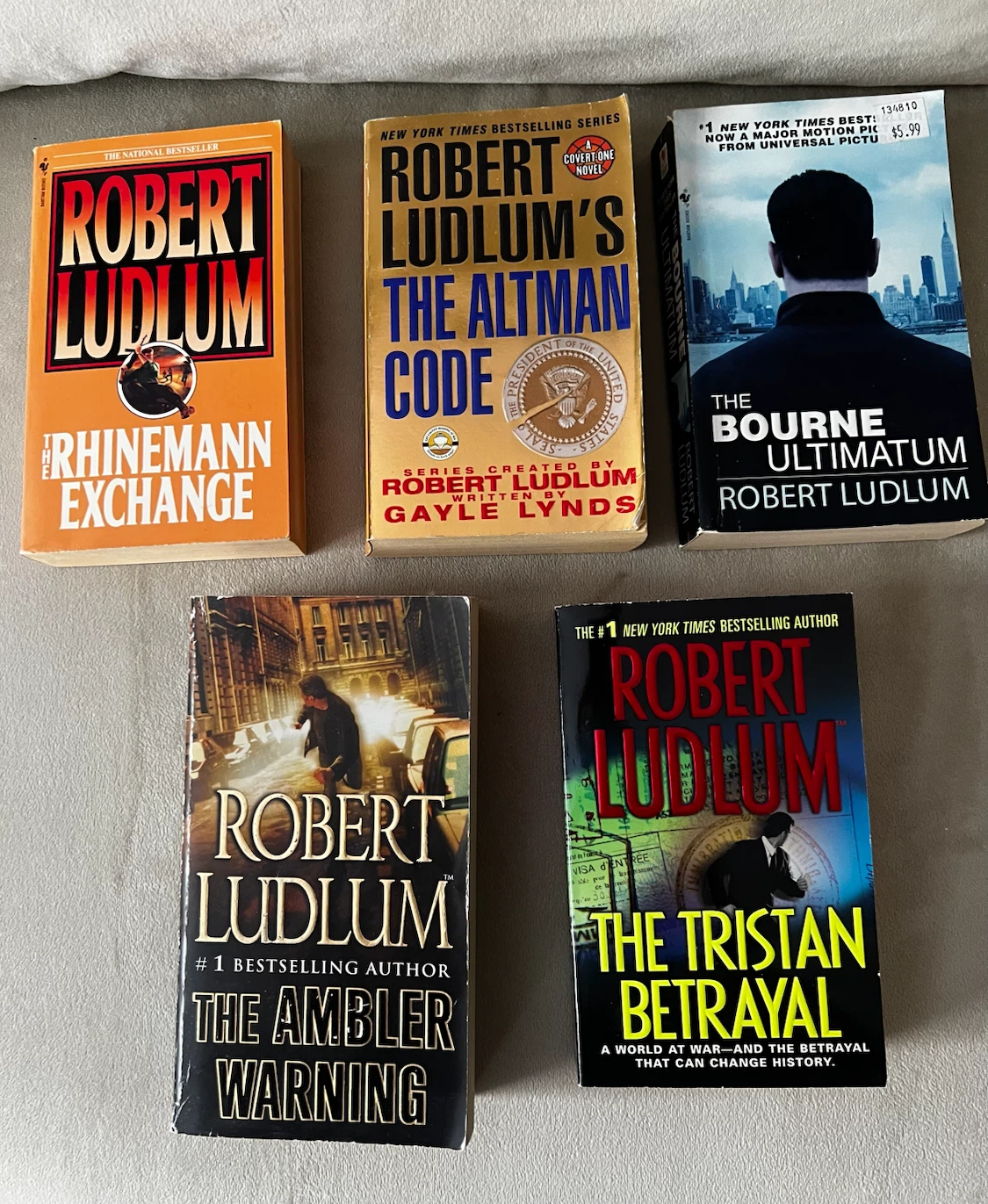 Robert Ludlum Books - 5 Thriller Novels - photo 3
