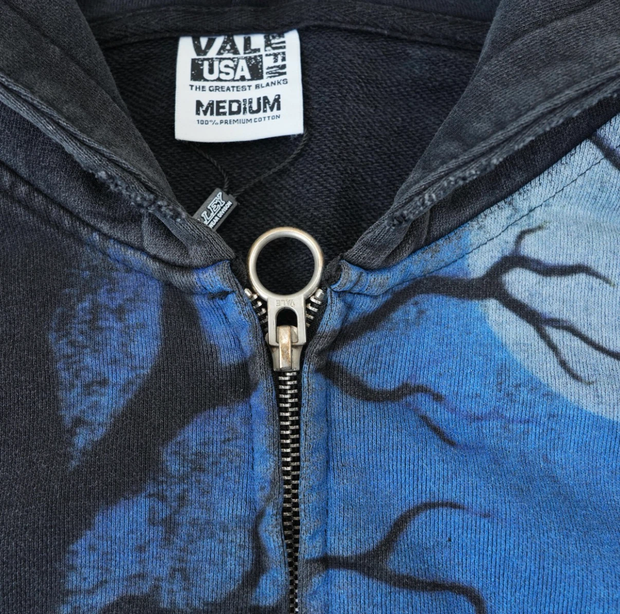 Vale USA Graphic Zip-Up Hoodie - photo 2