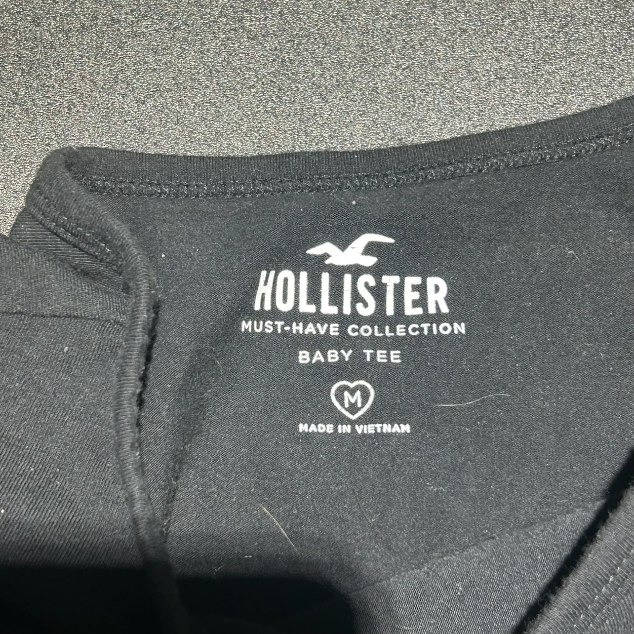 Hollister Baby Tee - Black - photo 3