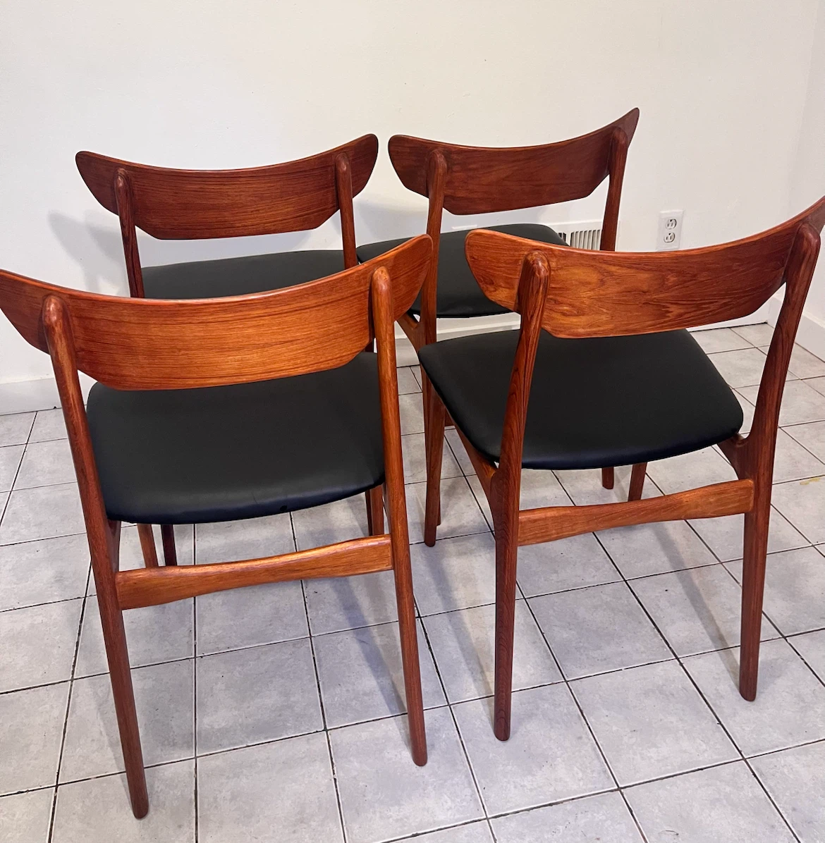 Mid- 20th Century Scandinavian Schionning & Elgaard Teak chairs - photo 3