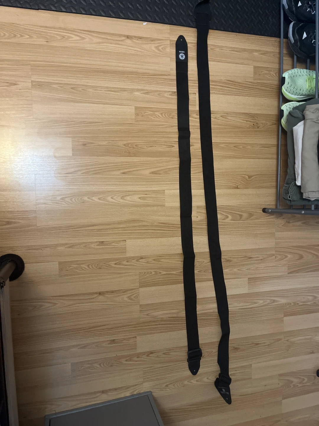 2 guitar straps