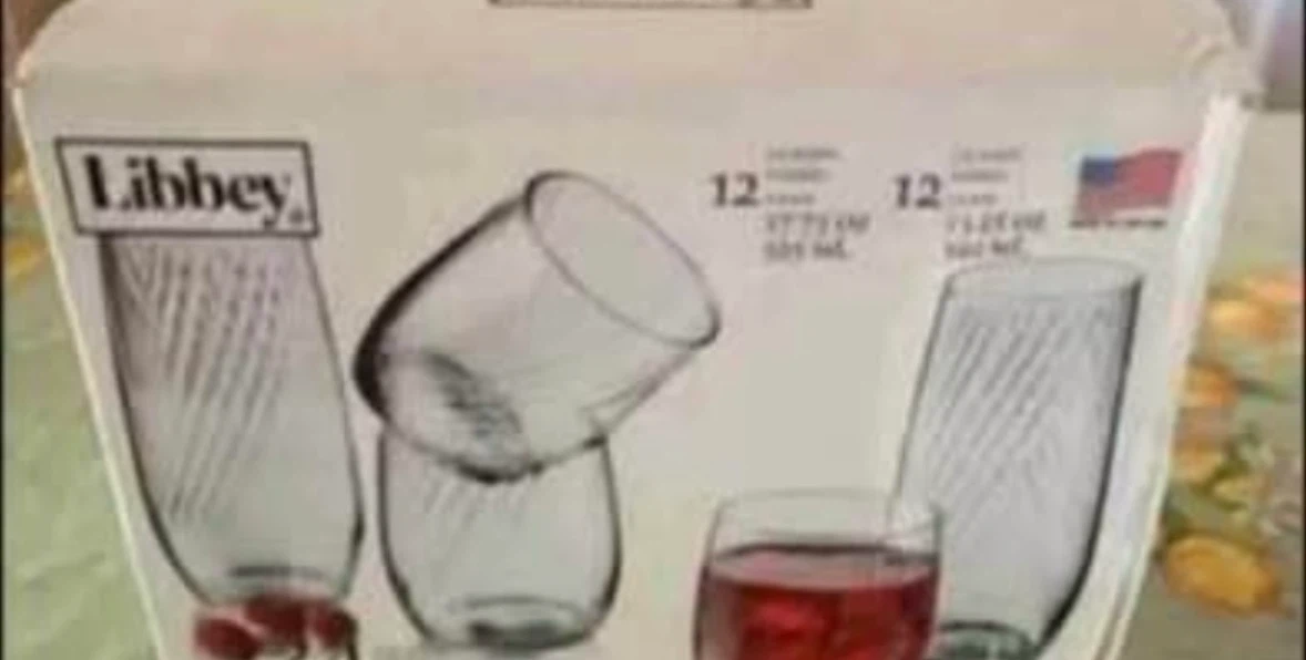 24 housewarming glasses (New) (Free)