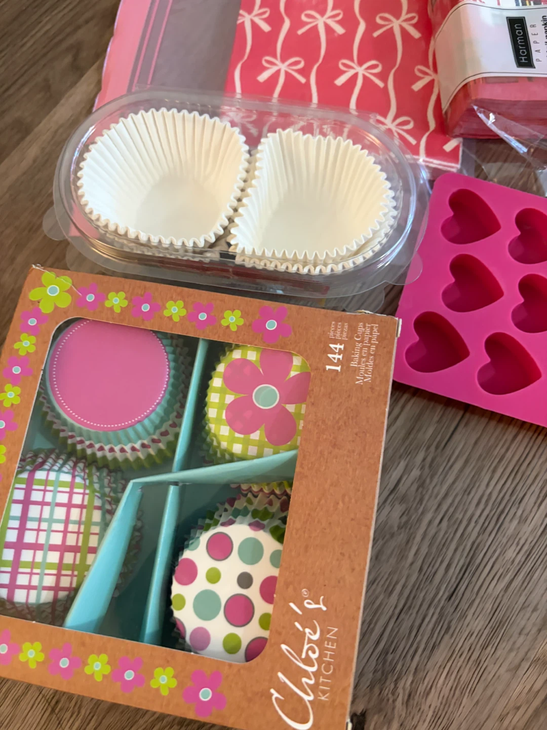 Baking Cups, Napkins, and Heart Mold - photo 2