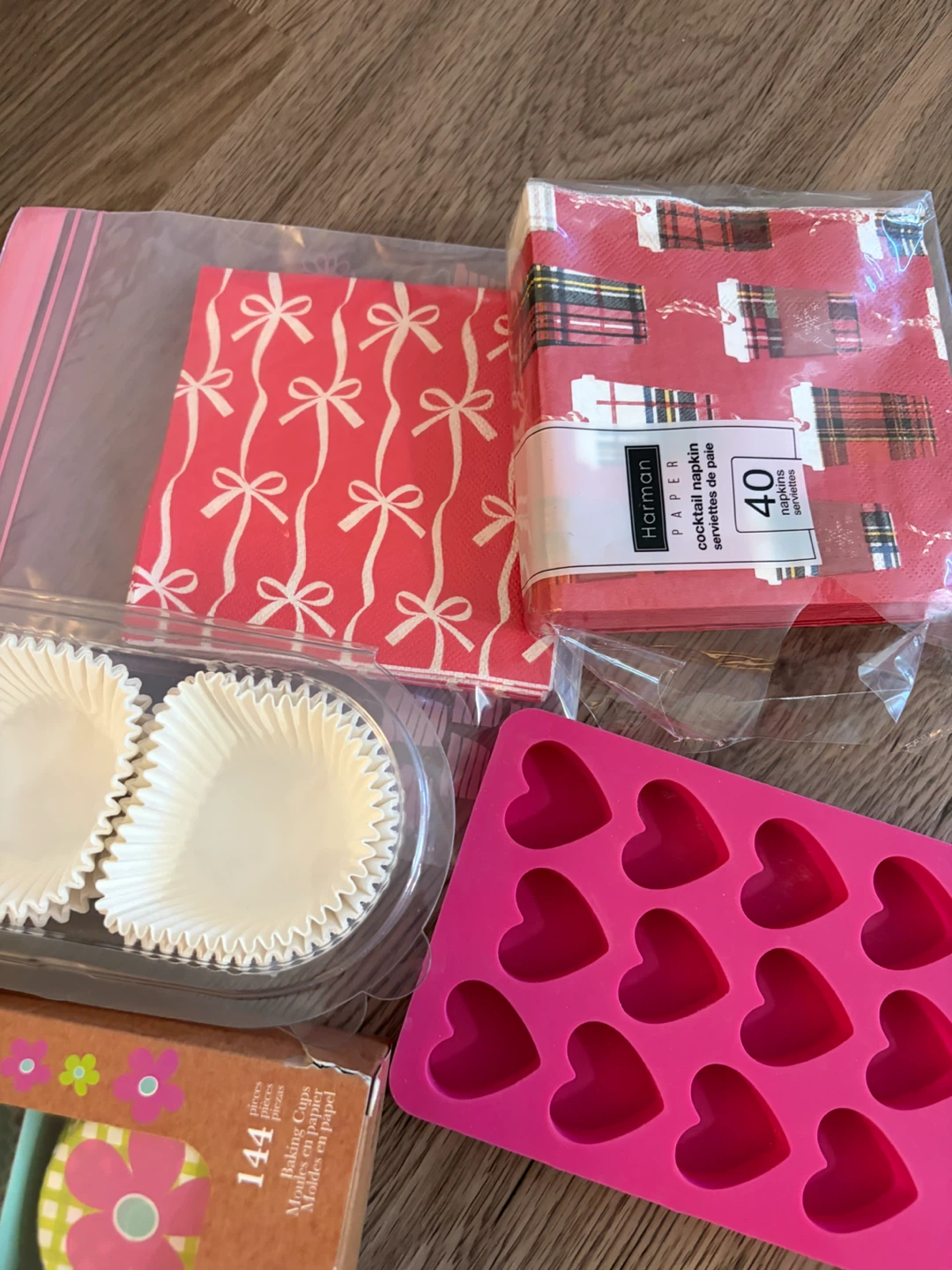 Baking Cups, Napkins, and Heart Mold - photo 3