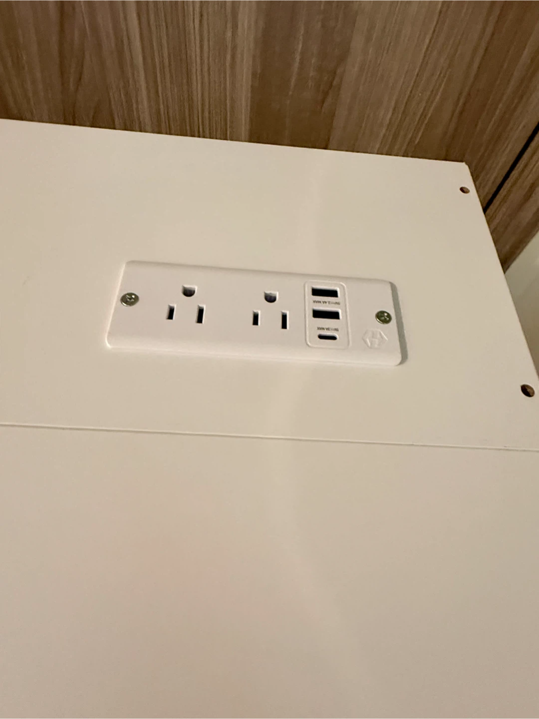 White Modern Desk with Built-in Power Outlet and USB Ports - photo 4