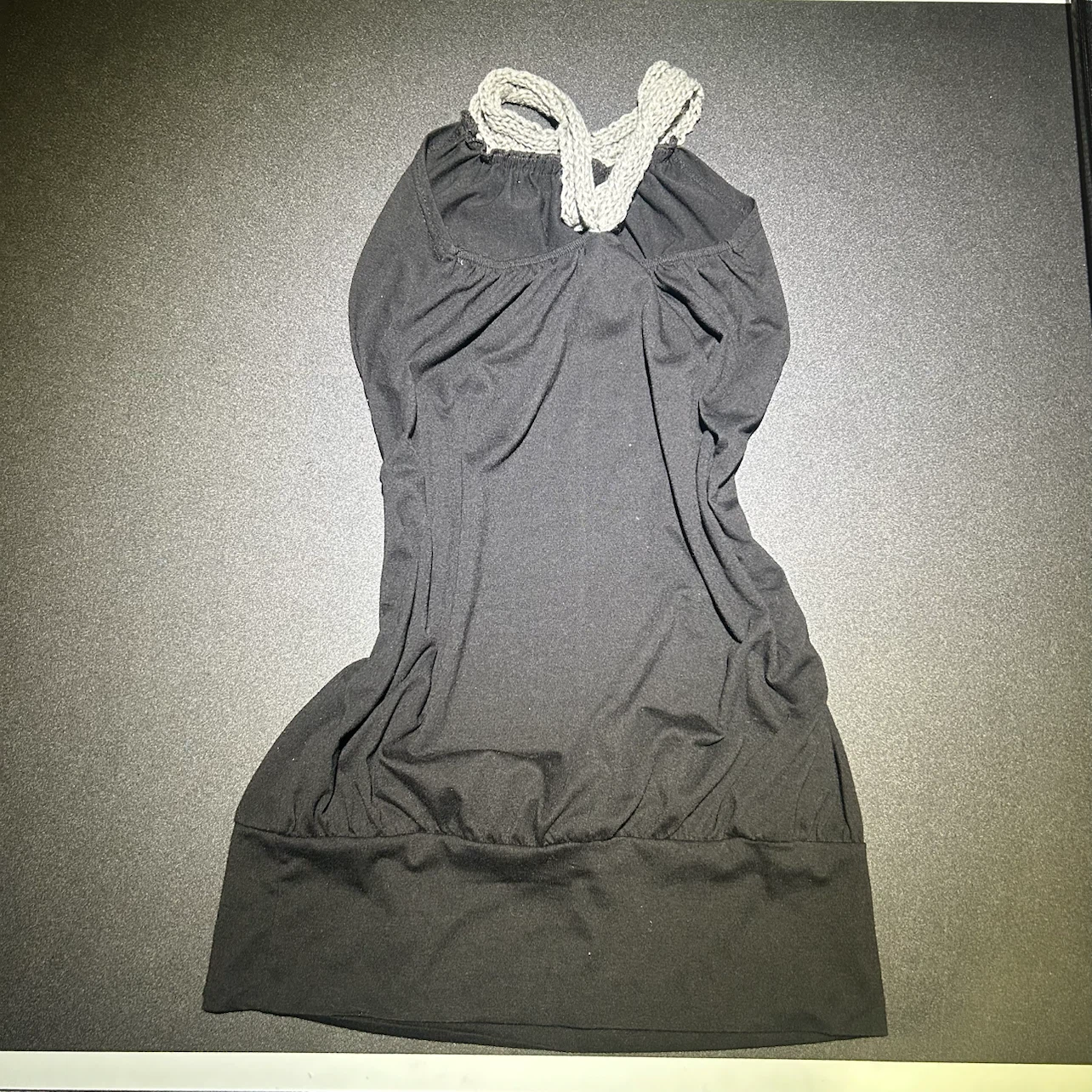 Black tank top with grey braided straps - photo 2