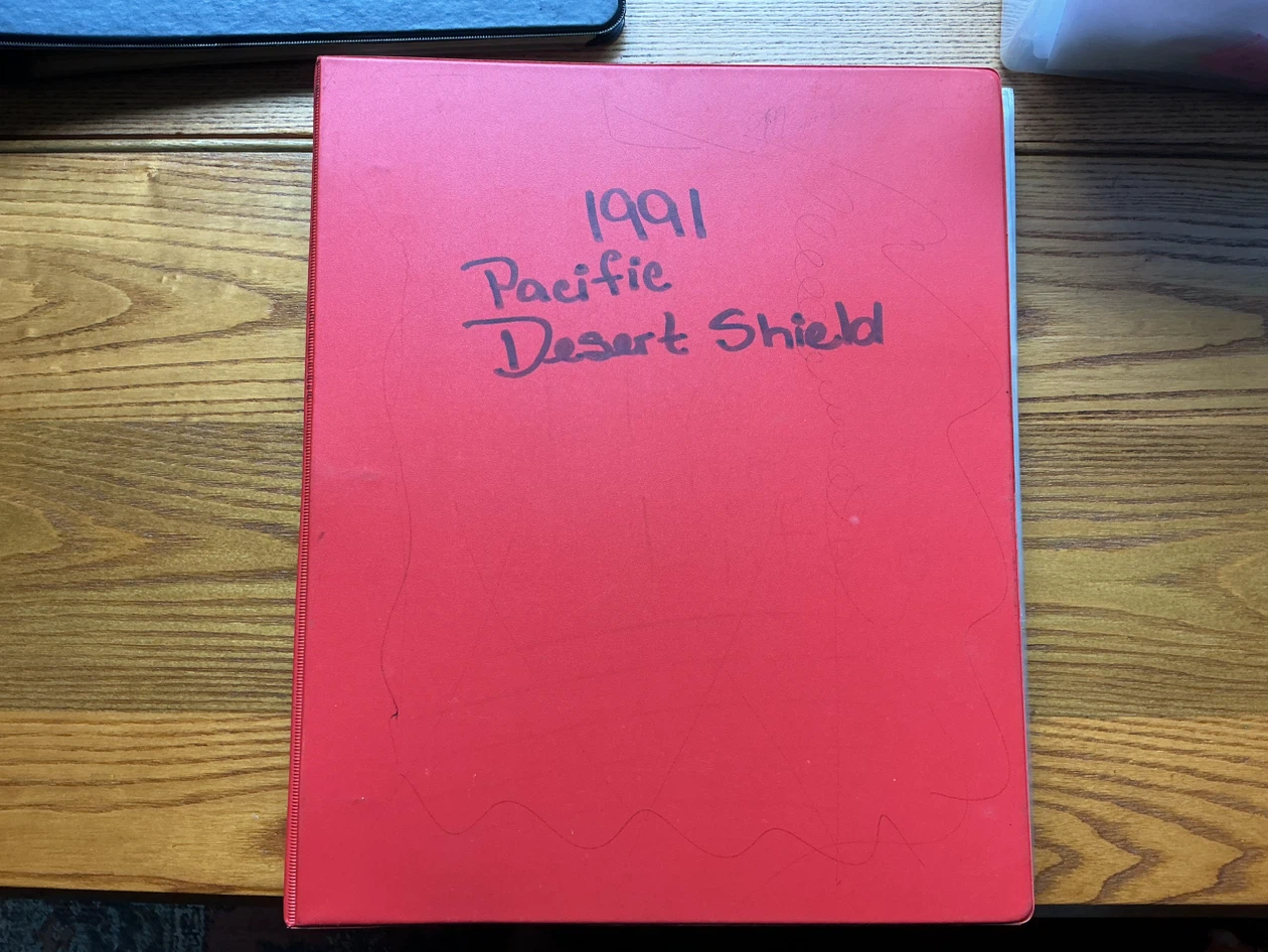 1991 Pacific Operation Desert Shield 110 Trading Cards Binder