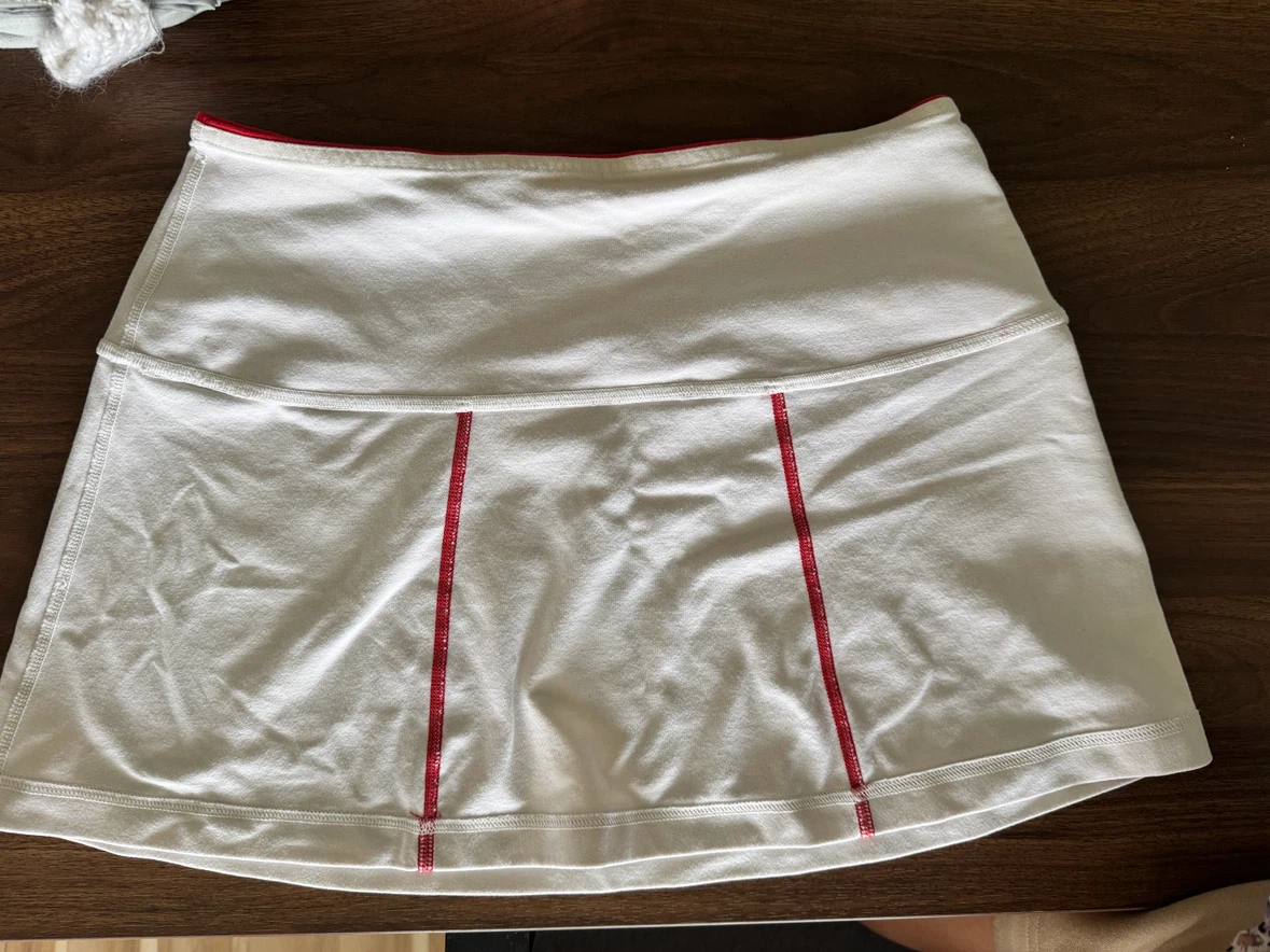 Lululemon Reversible Skirt + Nike undershort - photo 3
