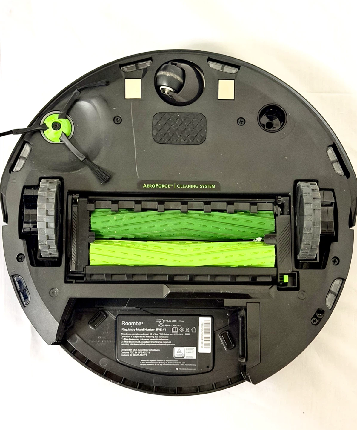 iRobot j7+ Roomba Robot Vacuum & Clean Base - photo 4