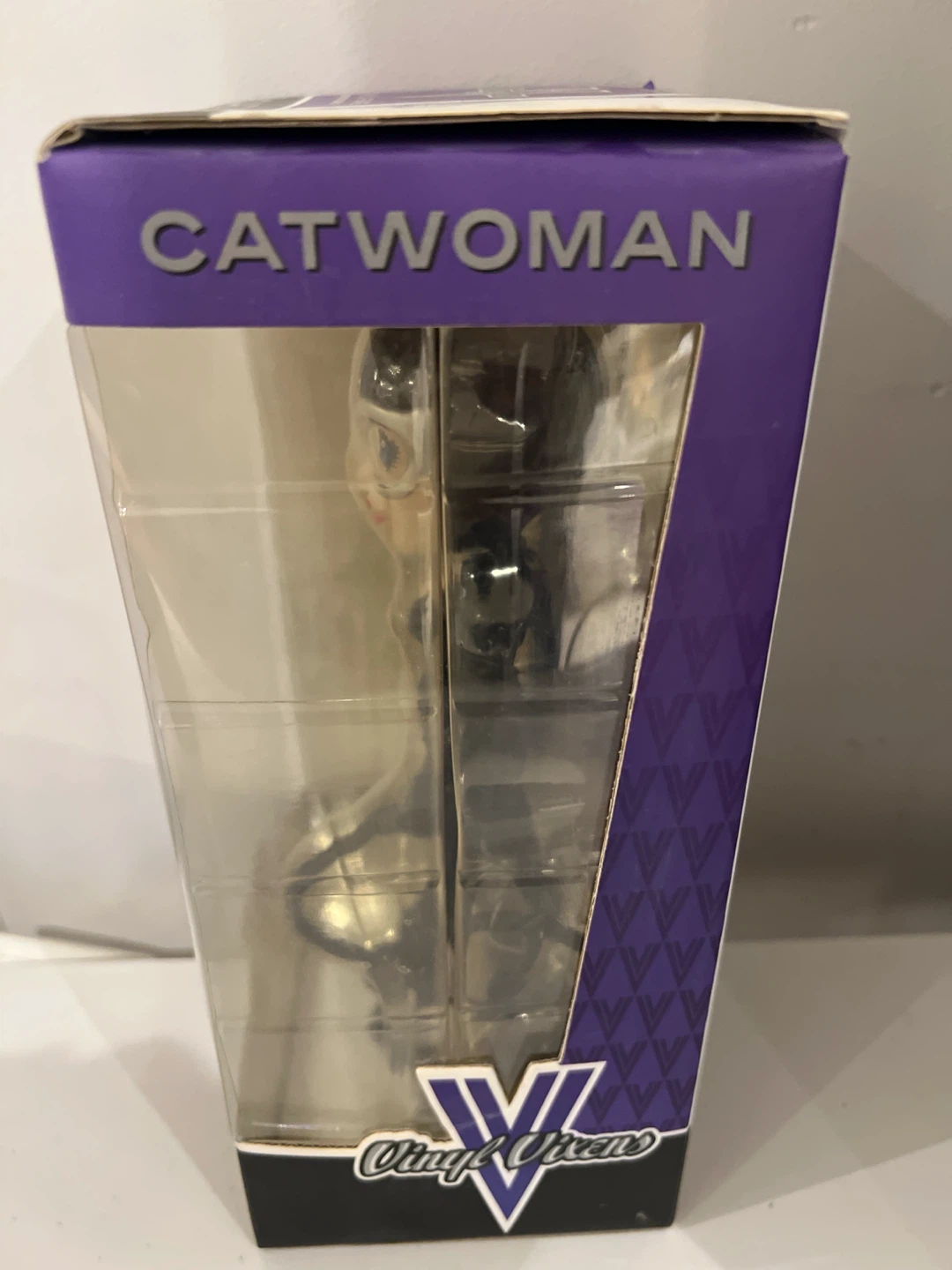 Funko Vinyl Vixens Catwoman - photo 4