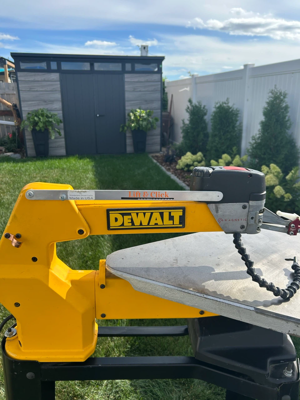 DEWALT DW788 20" Scroll Saw with Pégas Blade Holder