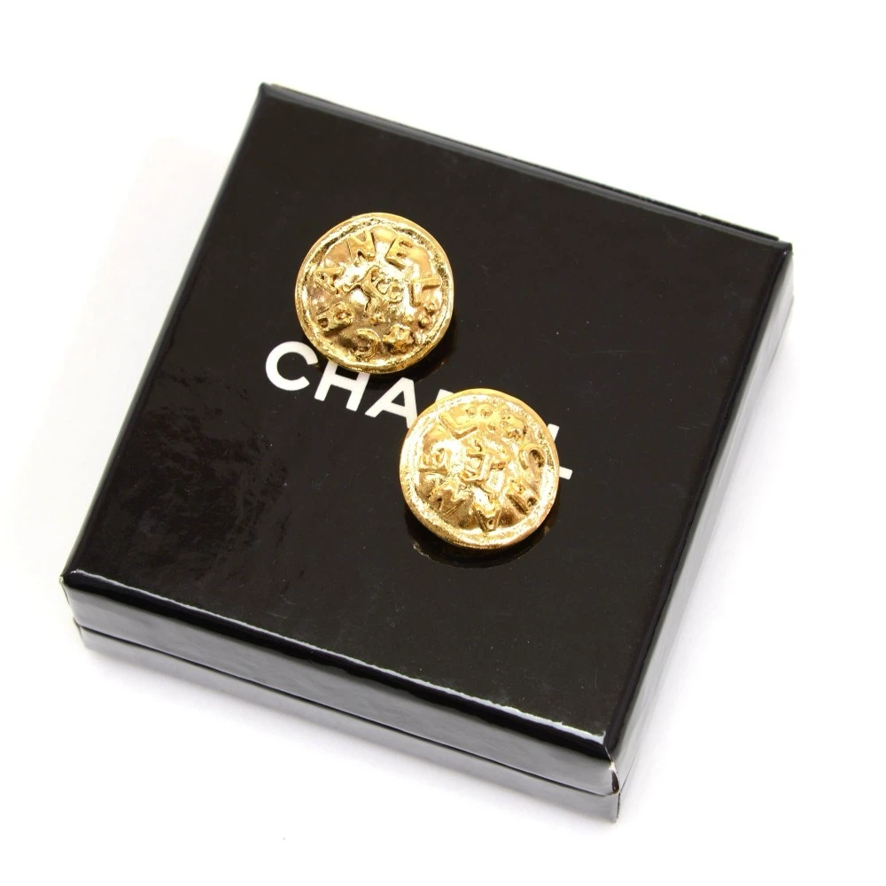 Vintage Chanel 24K Plated Gold Tone Clip On Earrings