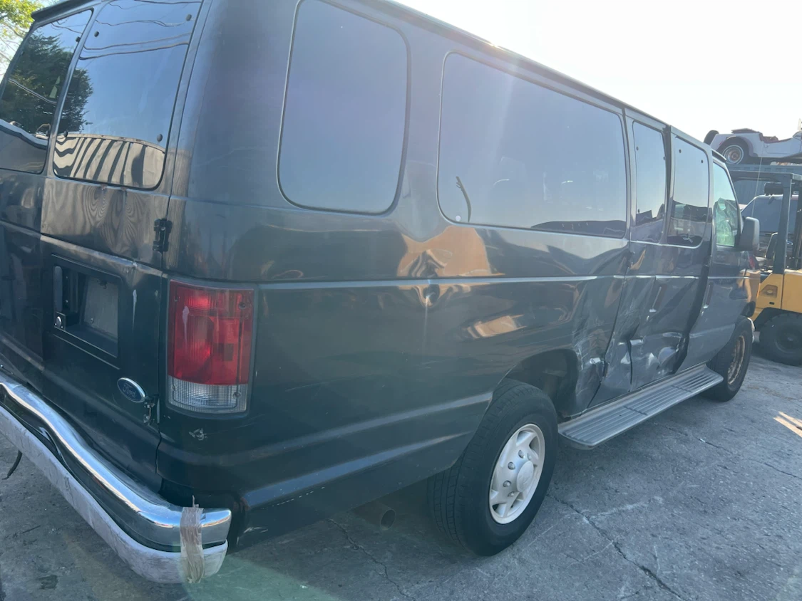 2003 Ford E-350 Super Duty Van 146k