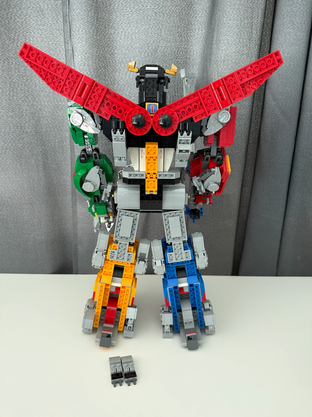 LEGO Voltron Set 21311 - photo 2