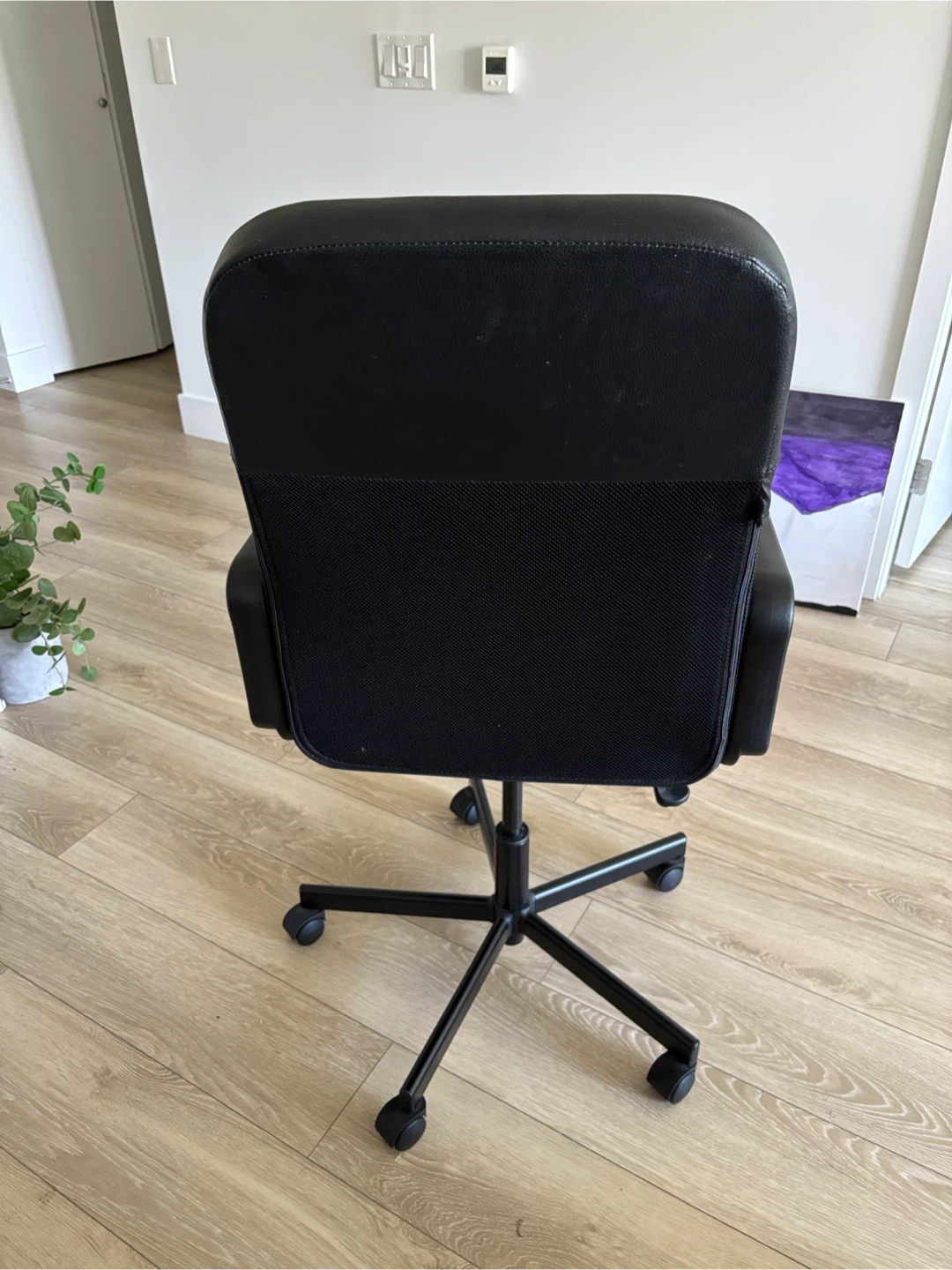 Black Office Chair - photo 2