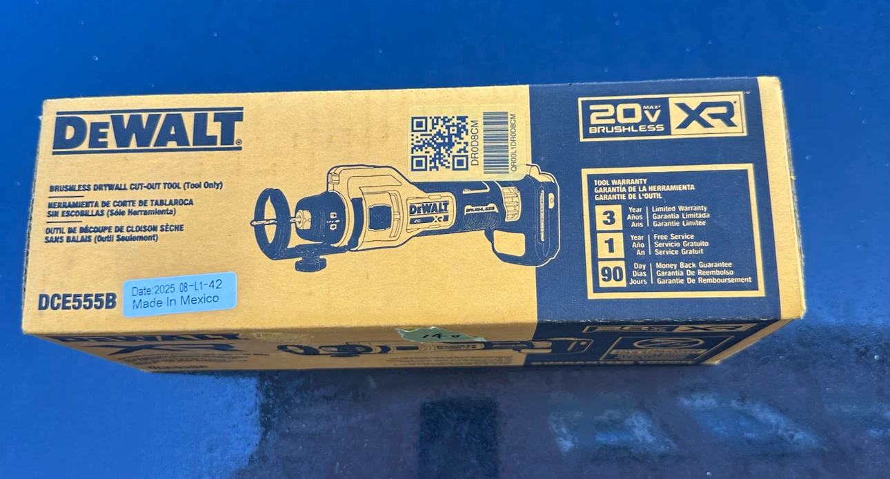 DEWALT 20V XR Brushless Drywall Cut-Out Tool - photo 3