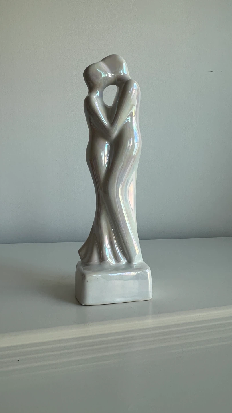 Iridescent 80’s  Kissing Couple Figurine - photo 2