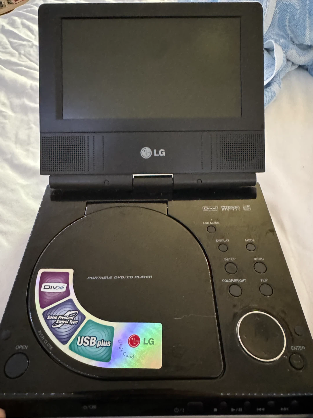 LG Portable DVD/CD Player – LPA-837 - photo 4