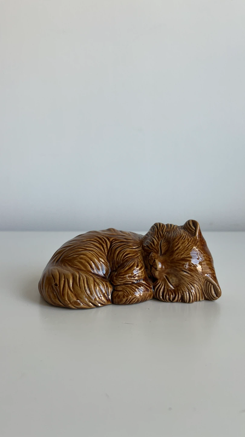 Ceramic Sleeping Cat Figurine '81