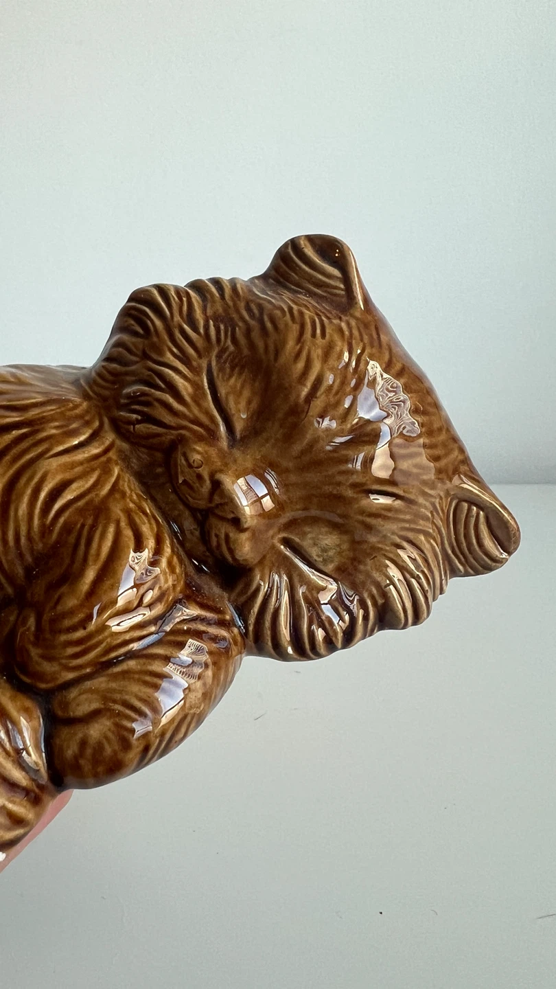 Ceramic Sleeping Cat Figurine '81 - photo 2