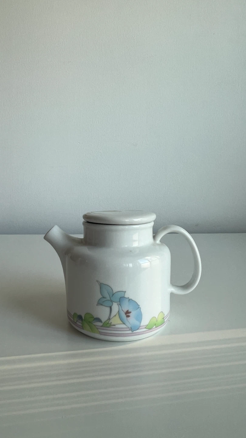 The Tuscany Collection Teapot